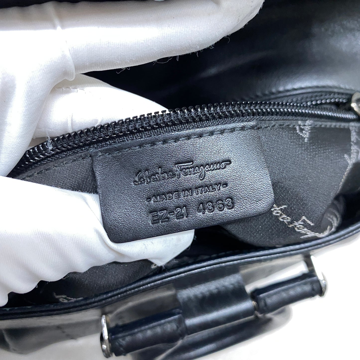 Ferragamo Vara Leather Bag [used]