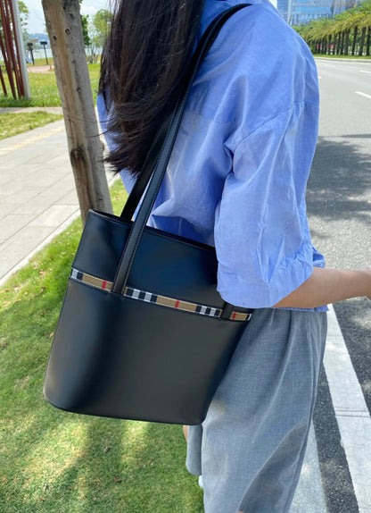 Burberry Bucket Bag [Pre-Owned]