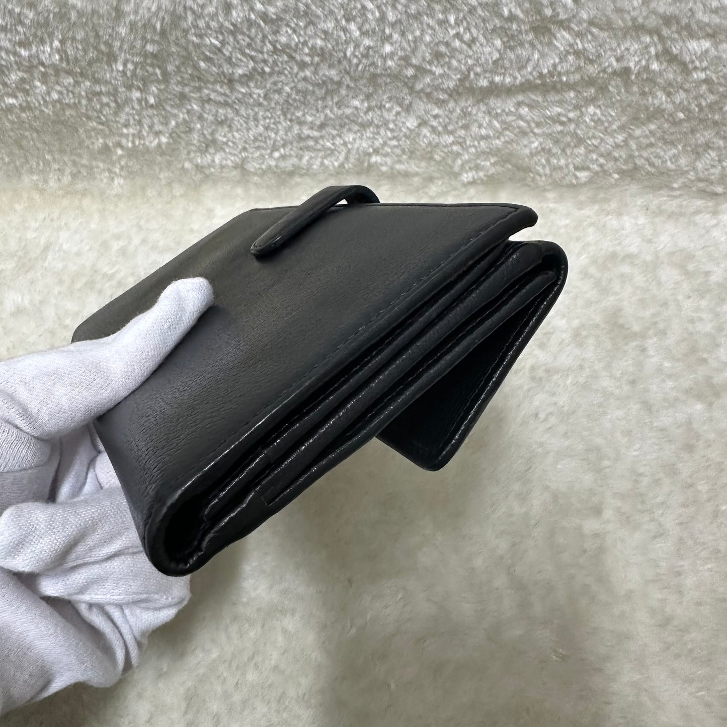 CHANEL Black & Silver Camellia Long Wallet [Pre-Owned]