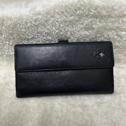 CHANEL Black & Silver Camellia Long Wallet [Pre-Owned]