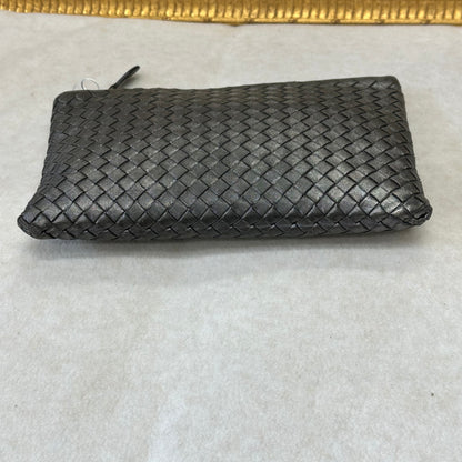 Bottega Veneta Classic Woven Clutch Bag [Pre-Owned]