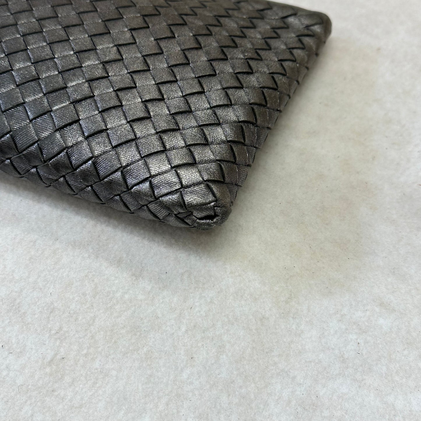 Bottega Veneta Classic Woven Clutch Bag [Pre-Owned]