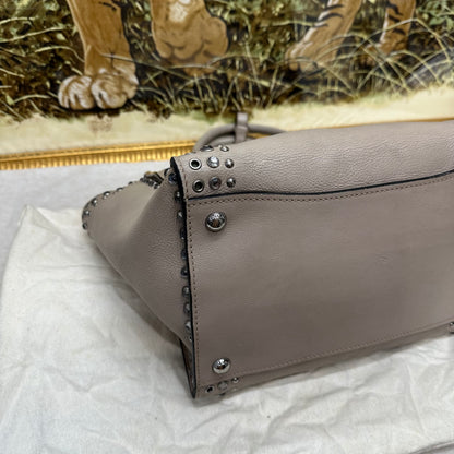 PRADA スタッズハンドバッグ【中古】