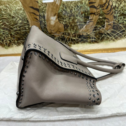 PRADA スタッズハンドバッグ【中古】