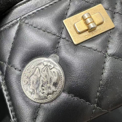 CHANEL 2017年限定 2.55 カードホルダー【中古】 