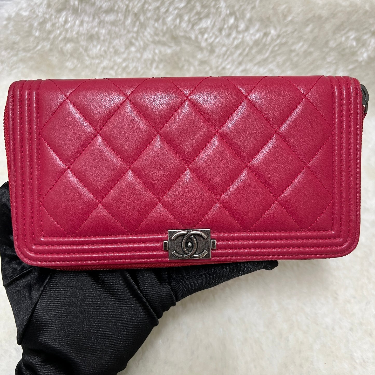 CHANEL Le Boy Wallet [Pre-Owned]