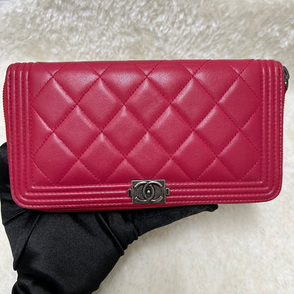 CHANEL Le Boy Wallet [Pre-Owned]