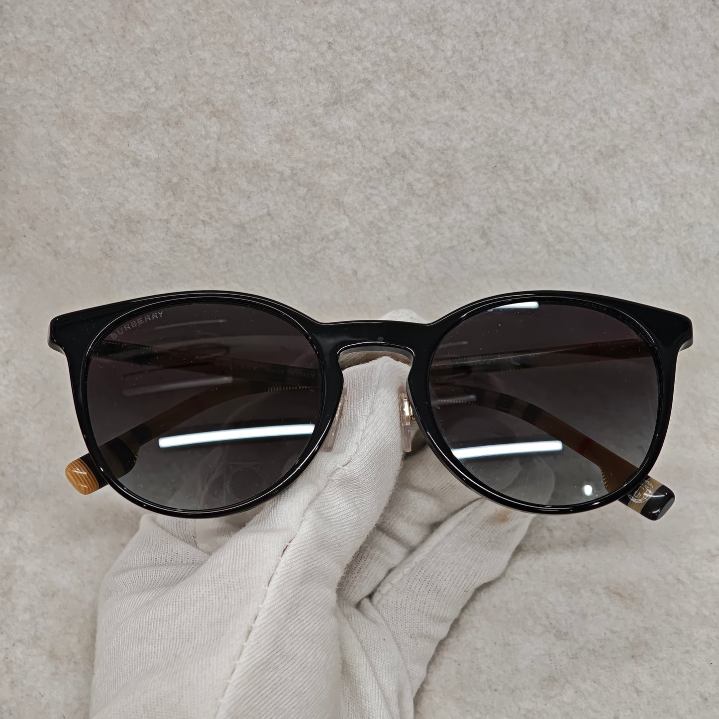 Burberry Sunglasses [Pre-Owned]
