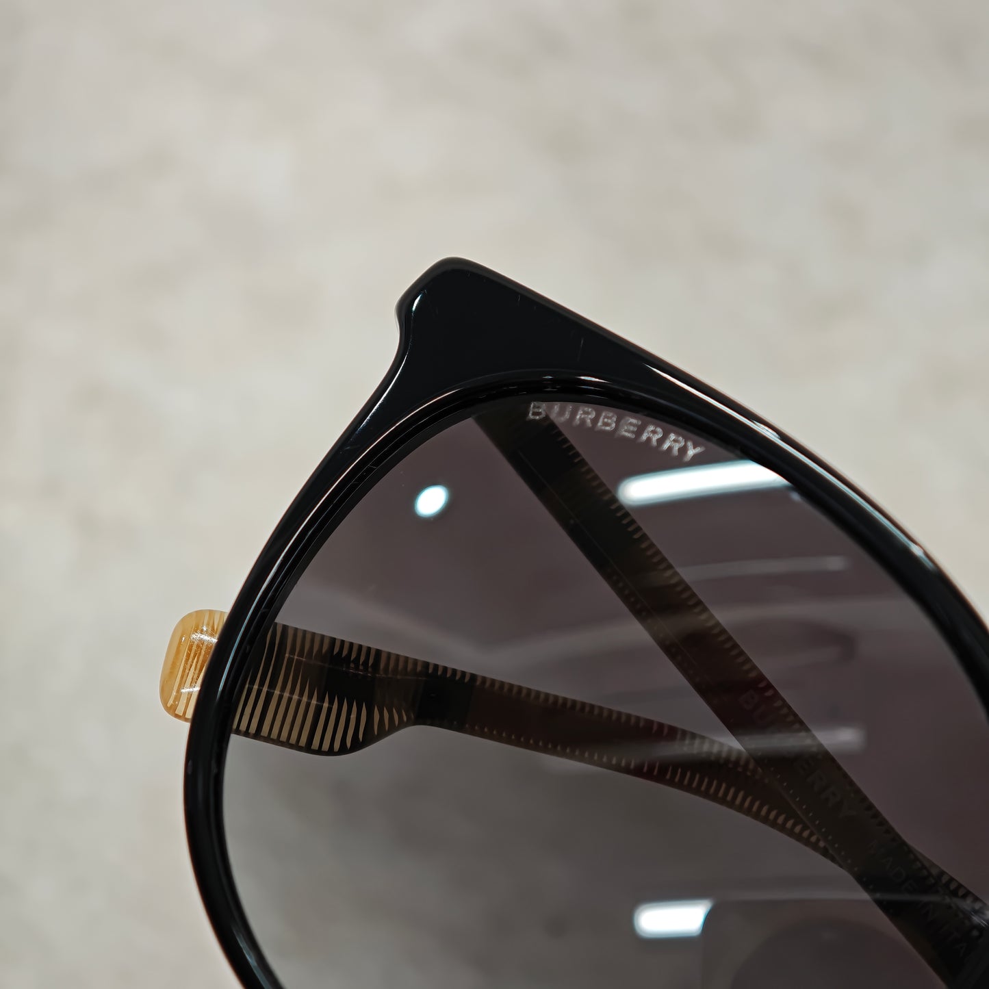 Burberry Sunglasses [Pre-Owned]