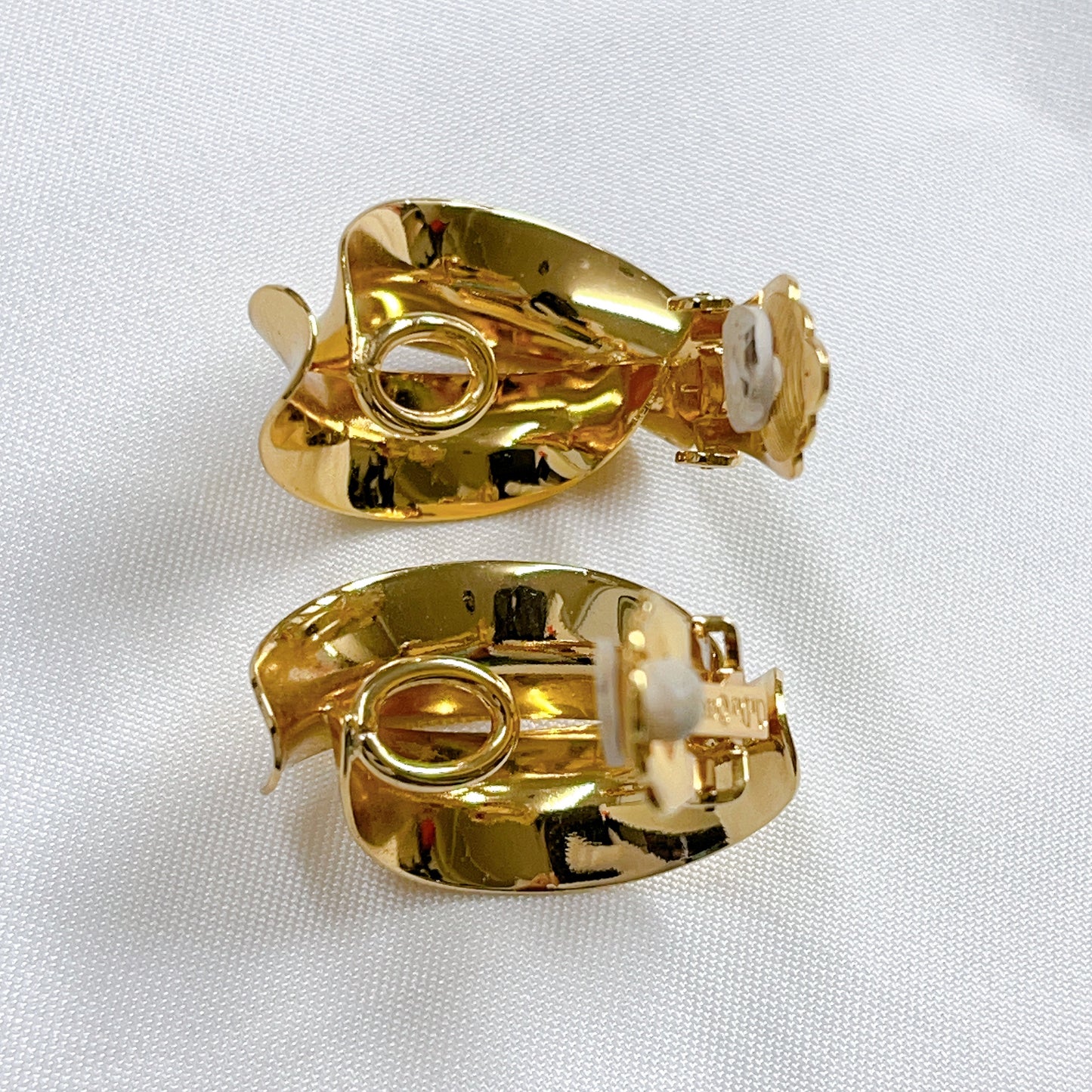 DIOR Gold Clip-On Earrings [Pre-Owned]