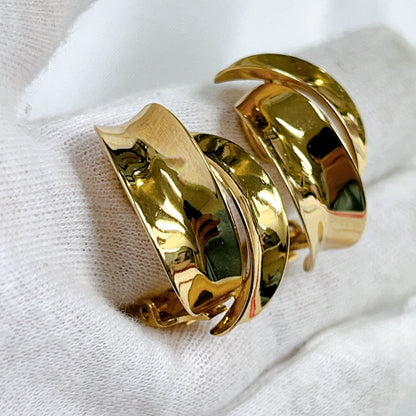 DIOR Gold Clip-On Earrings [Pre-Owned]
