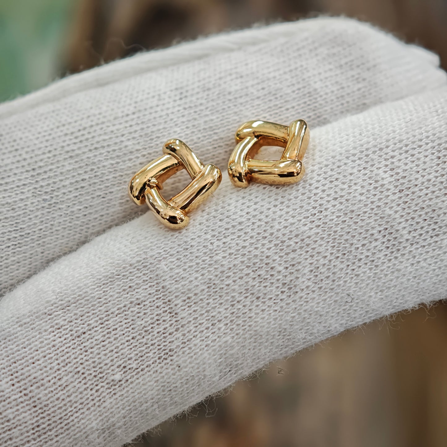 18K Yellow Gold Stud Earrings [Brand New]