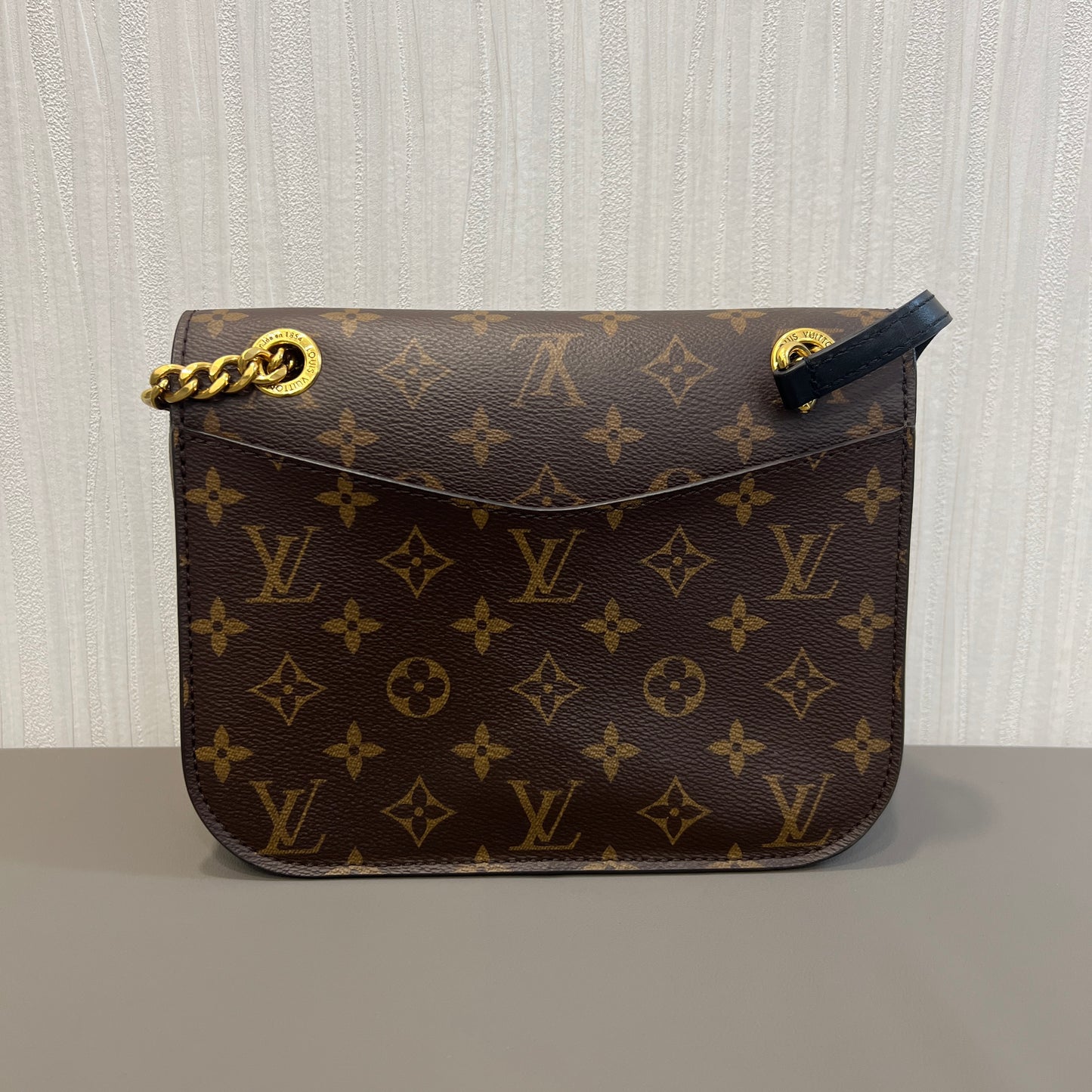 LV Passy Bag [Pre-Owned]