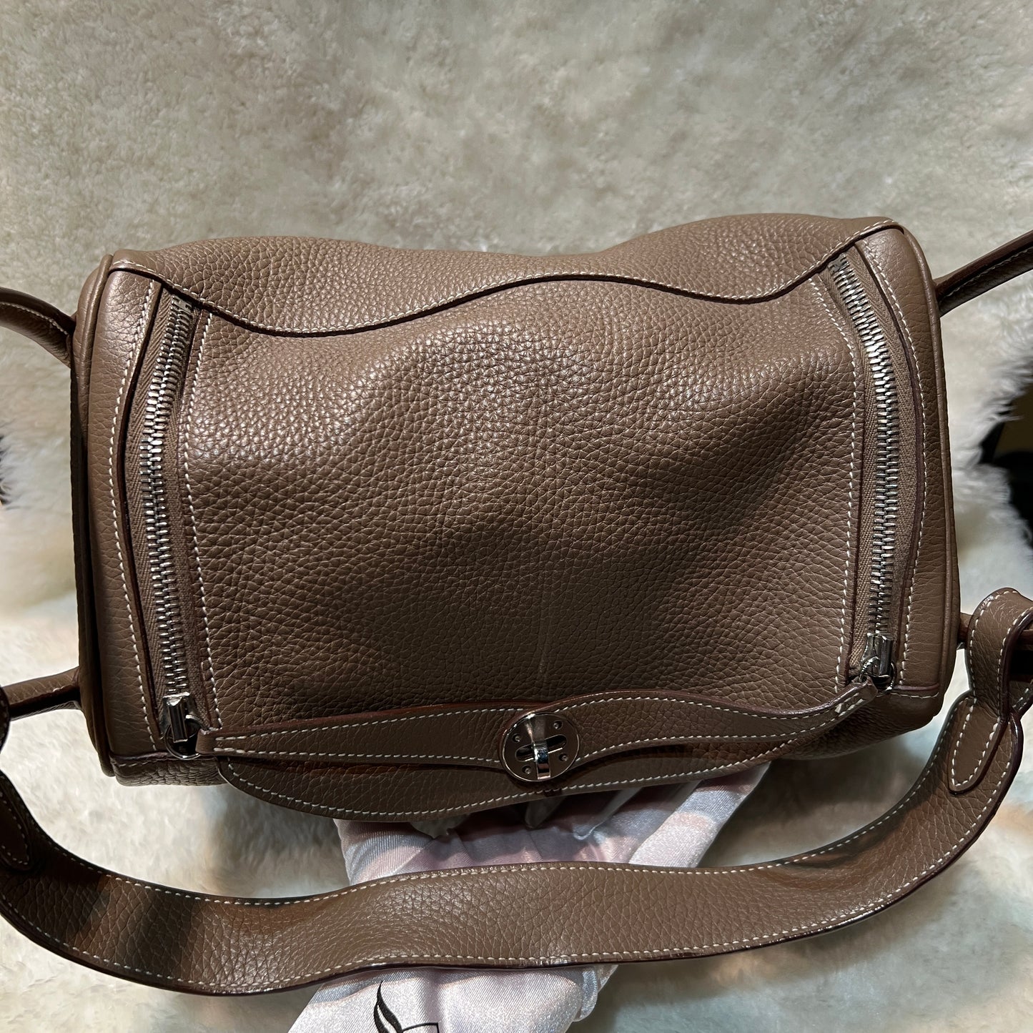 Hermès Elephant Gray Silver Hardware Lindy 30 [Pre-Owned]