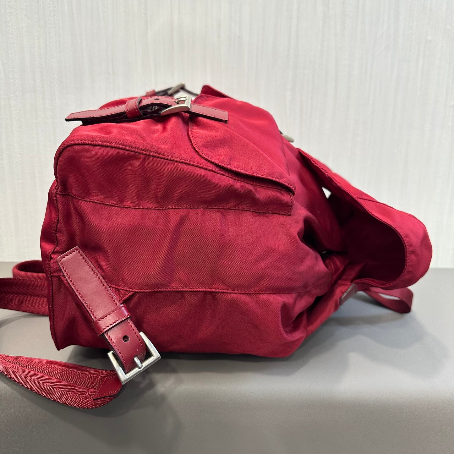 PRADA レッド ナイロン バックパック【中古】