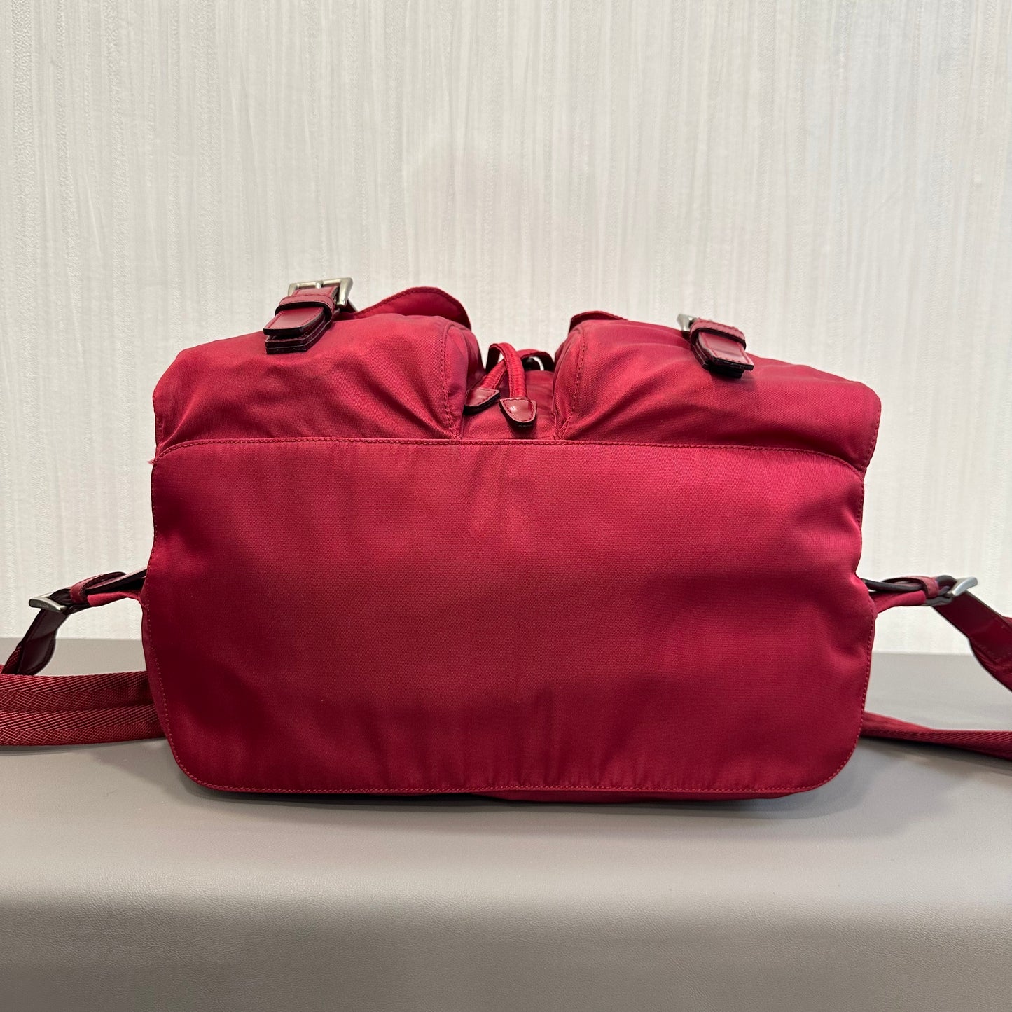 PRADA レッド ナイロン バックパック【中古】