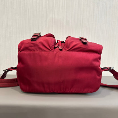 PRADA レッド ナイロン バックパック【中古】