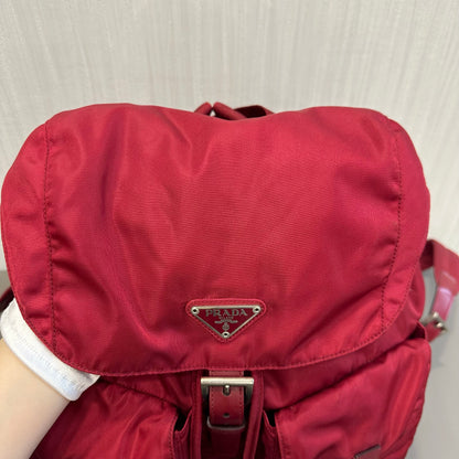 PRADA レッド ナイロン バックパック【中古】