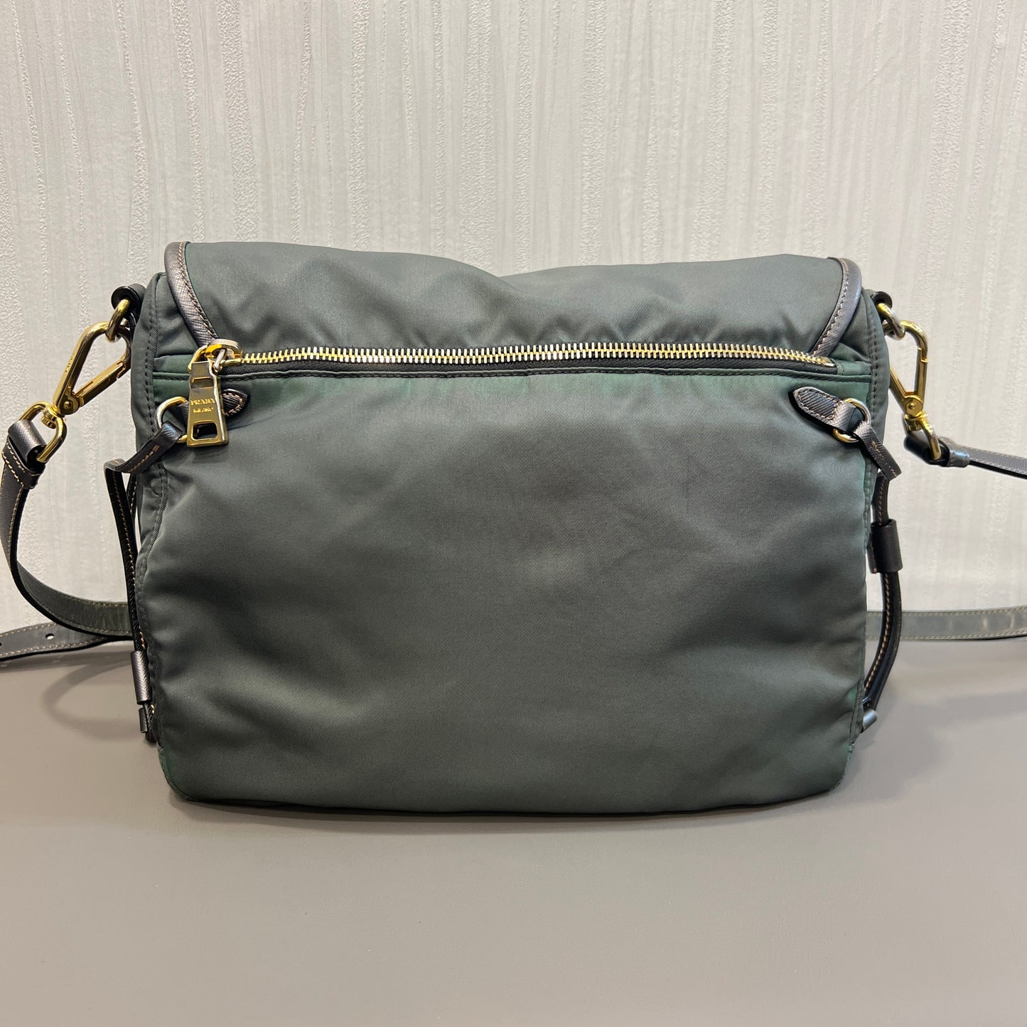 PRADA メッセンジャーショルダーバッグ【中古】