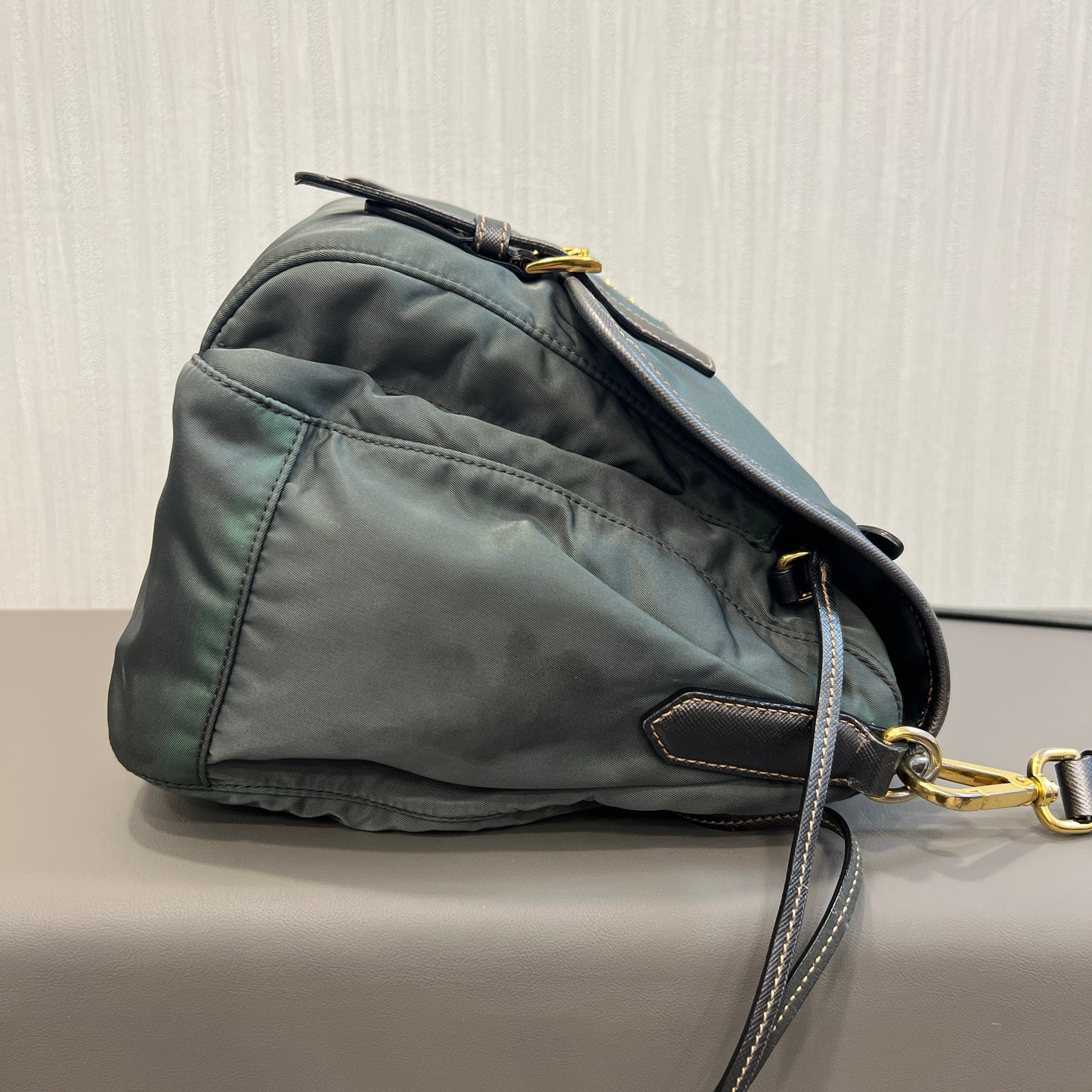 PRADA メッセンジャーショルダーバッグ【中古】