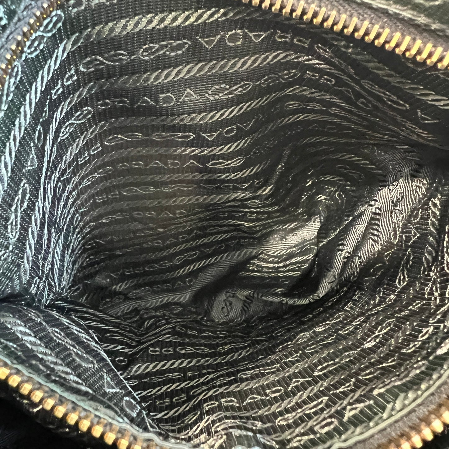 PRADA メッセンジャーショルダーバッグ【中古】