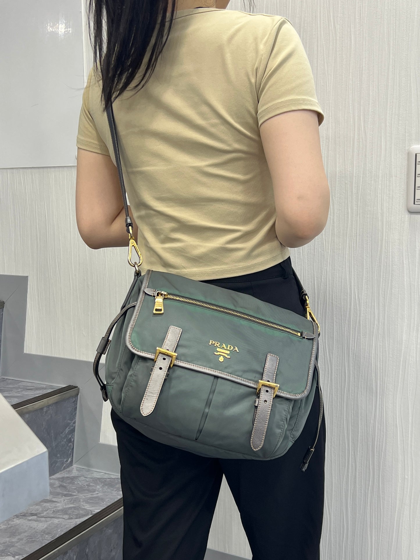 PRADA メッセンジャーショルダーバッグ【中古】