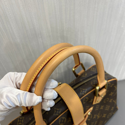 LV Monogram Manhattan Handbag [pre-owned]