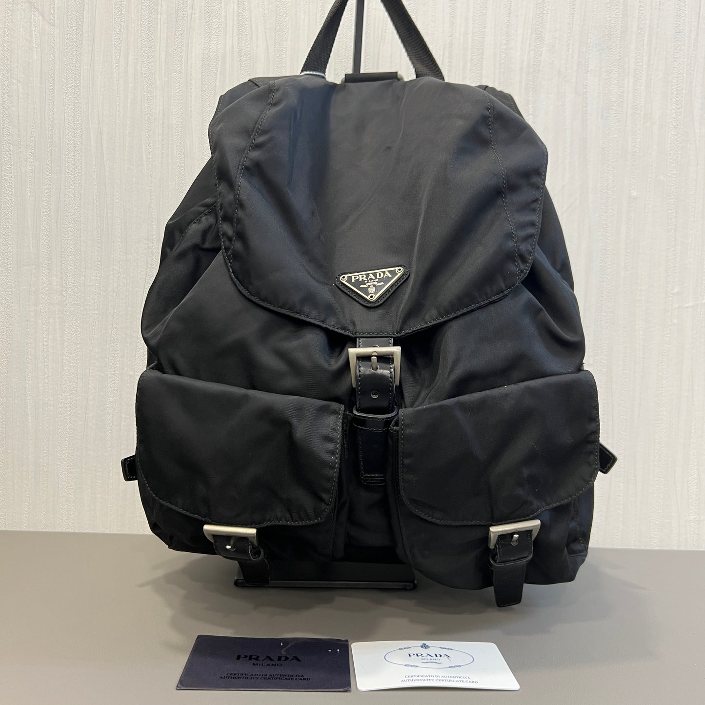 PRADA ブラックナイロンパラシュートバッグ【中古】