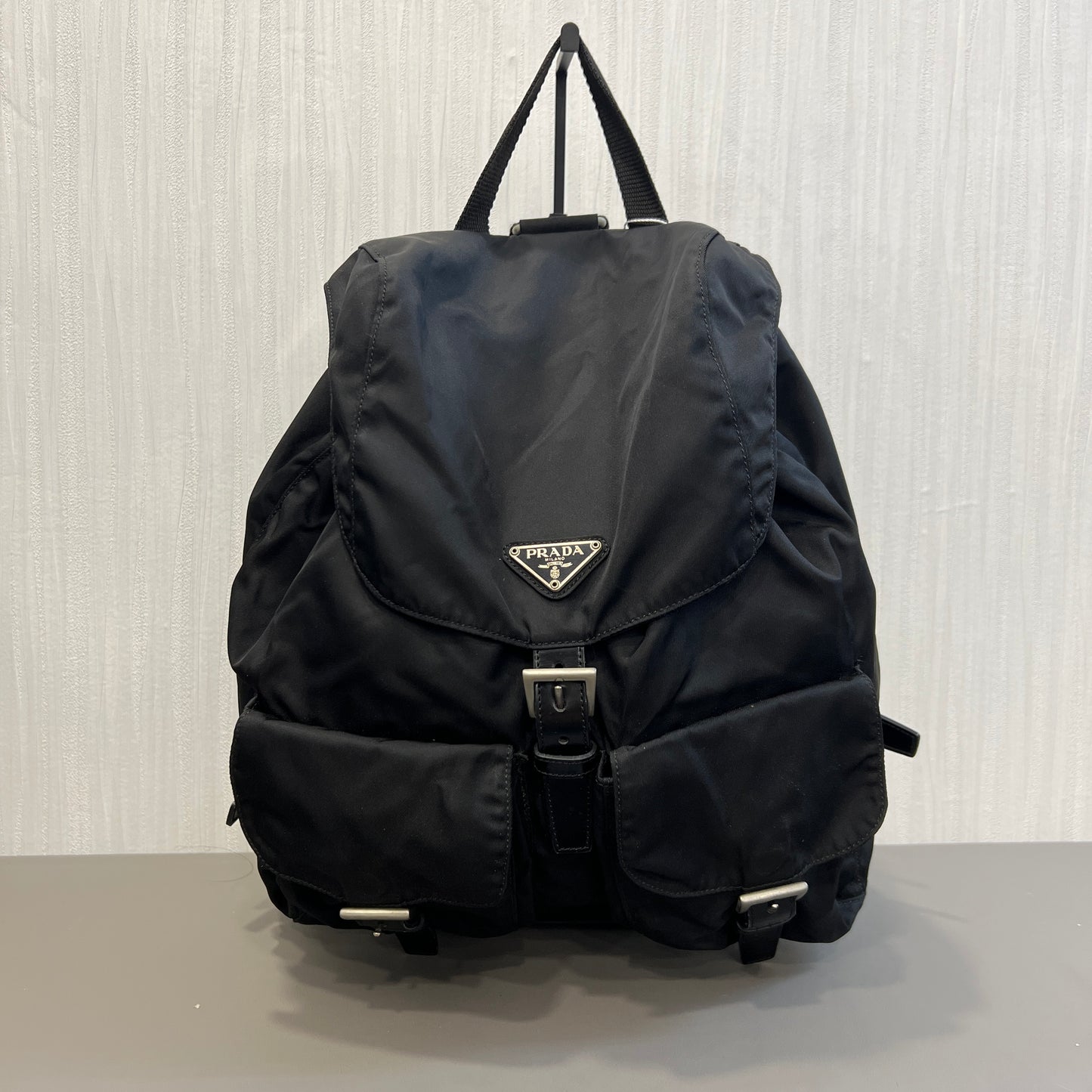 PRADA ブラックナイロンパラシュートバッグ【中古】