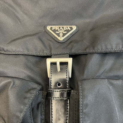 PRADA ブラックナイロンパラシュートバッグ【中古】