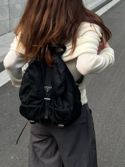 PRADA ブラックナイロンパラシュートバッグ【中古】