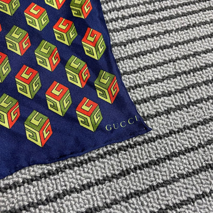 GUCCI シルクスカーフ【中古】