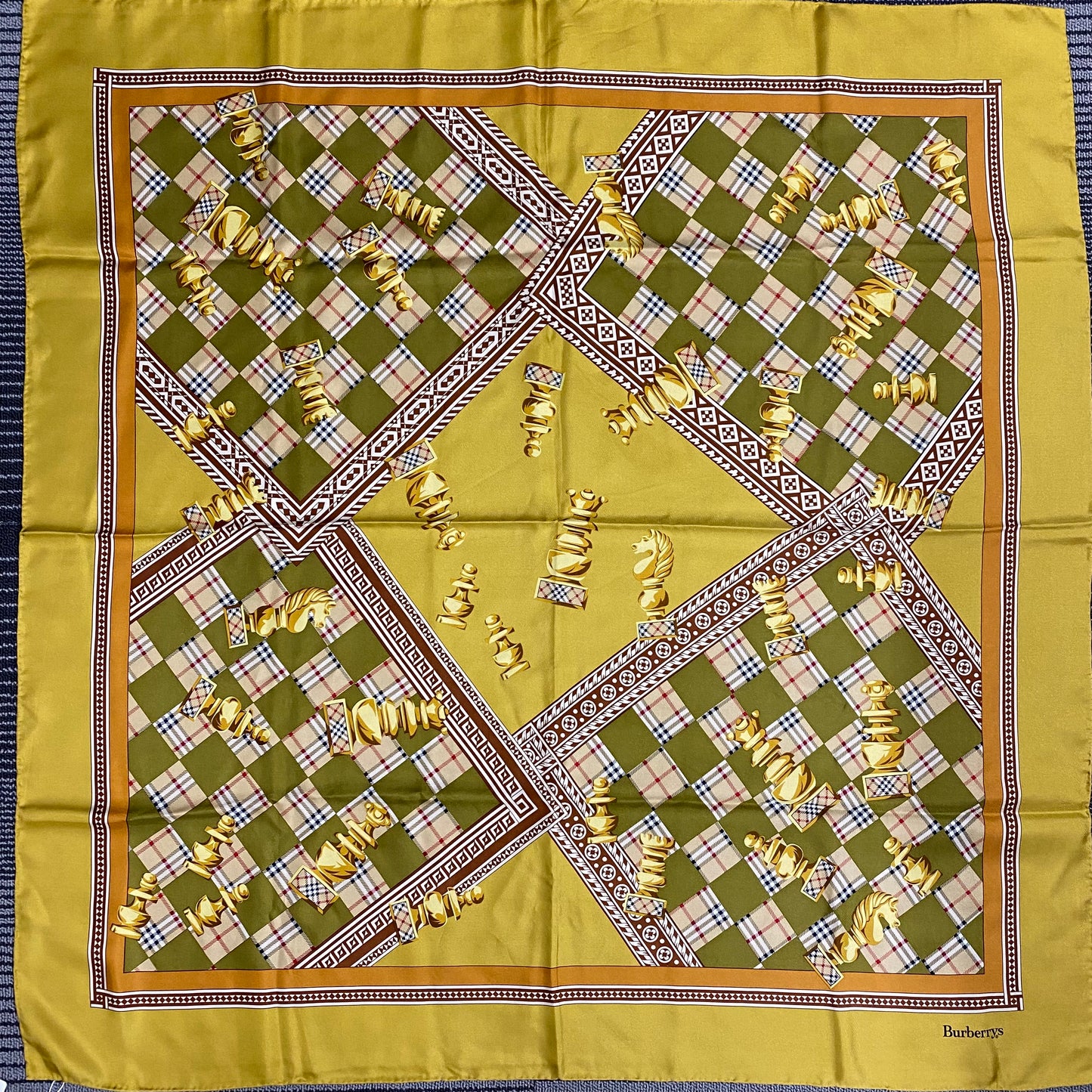 Burberry Scarf [Pre-Owned]