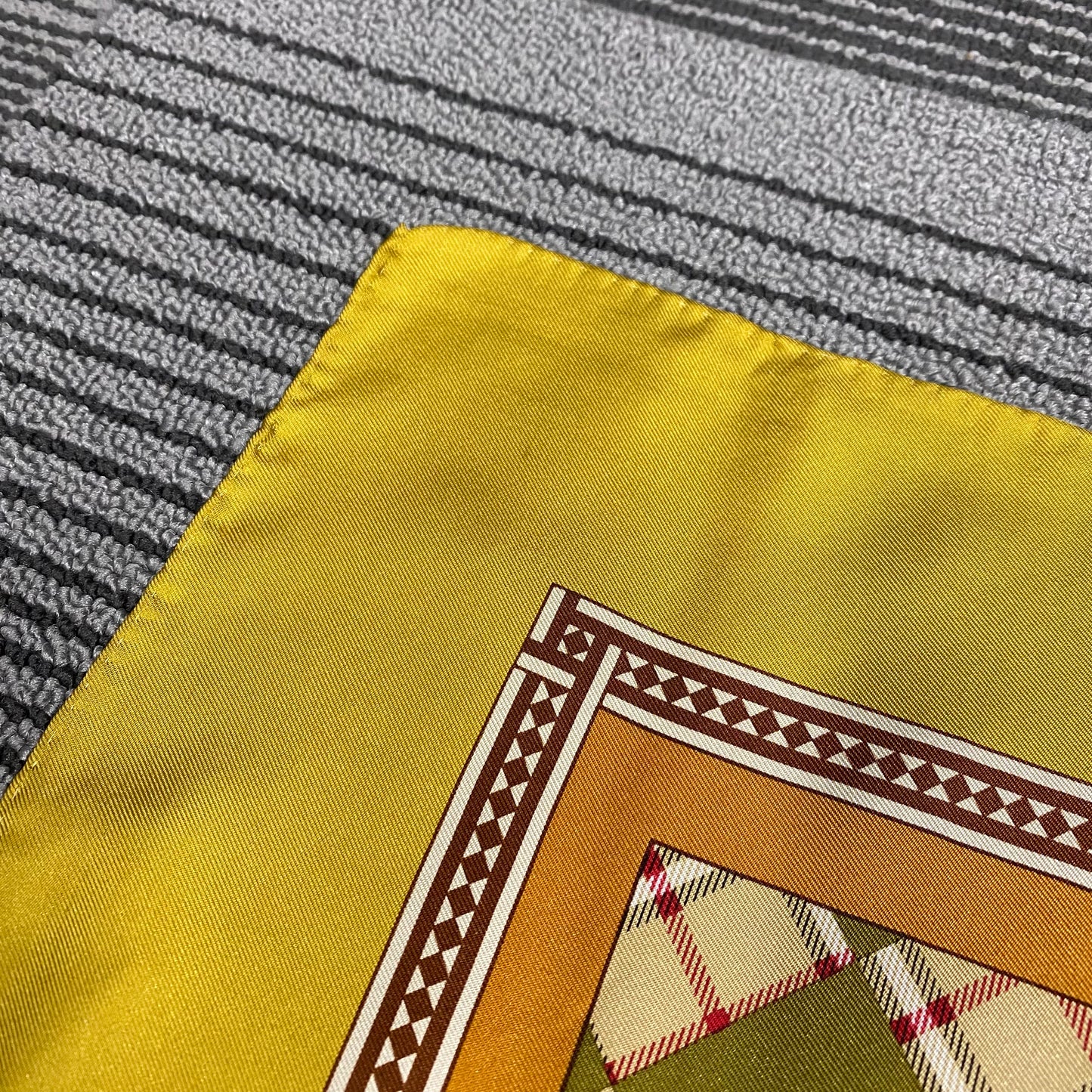 Burberry Scarf [Pre-Owned]