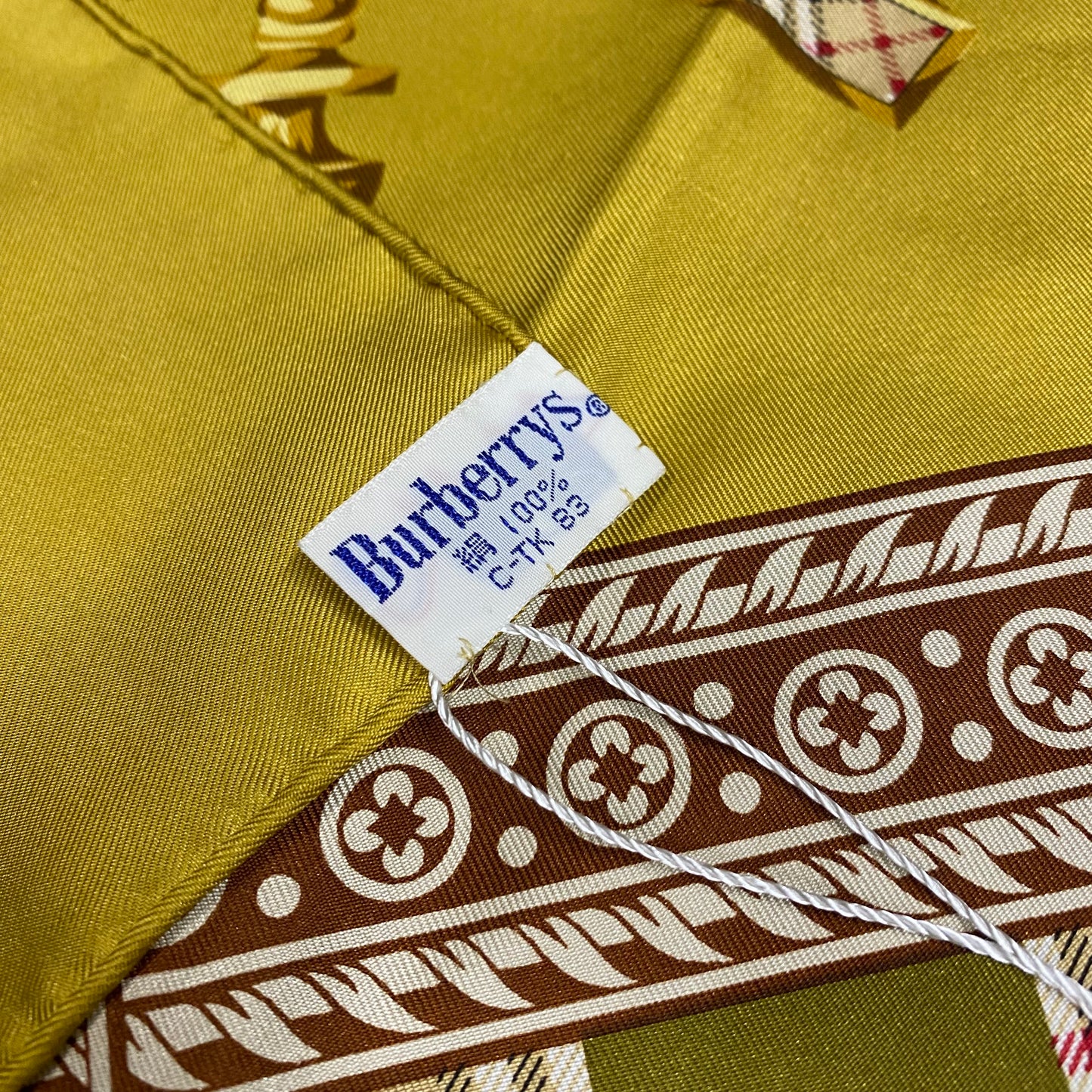 Burberry Scarf [Pre-Owned]