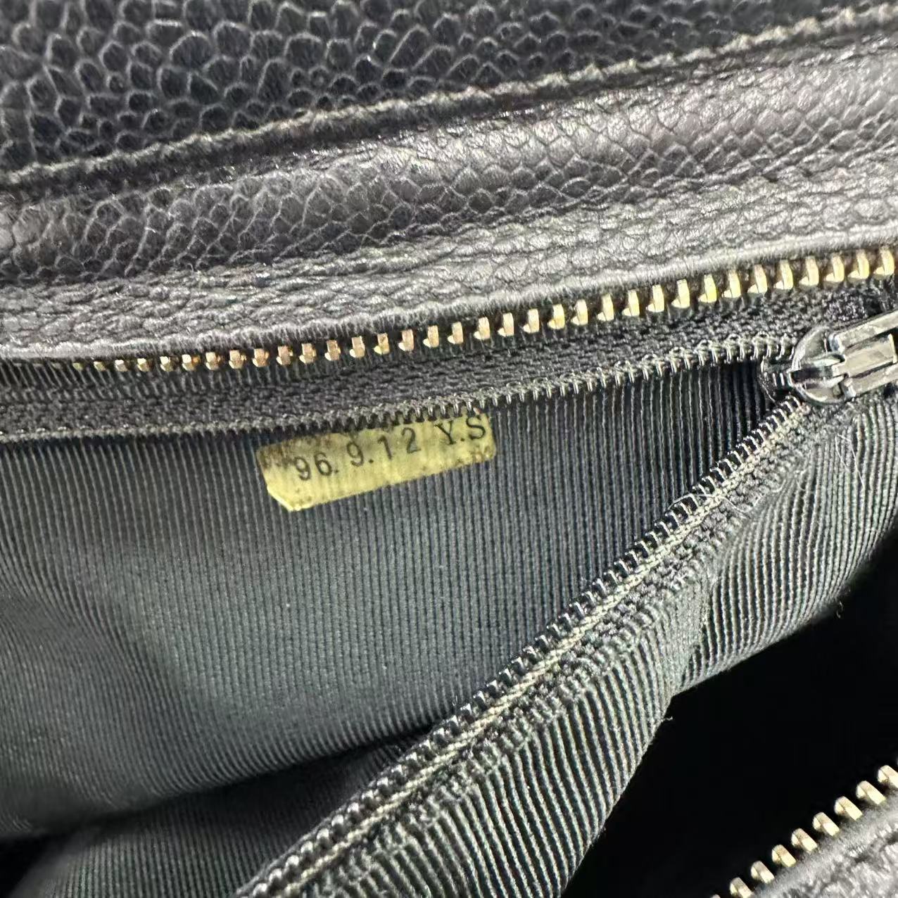CHANEL キャビアレザー ショルダートート【中古】