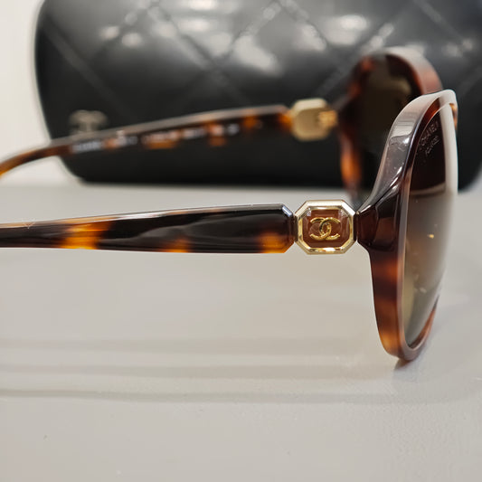 Chanel Sunglasses [Pre-Owned]