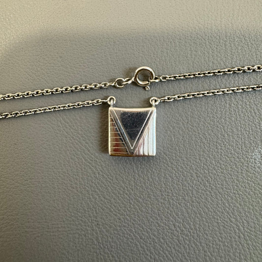 LOUIS VUITTON Silver Necklace [Pre-Owned]