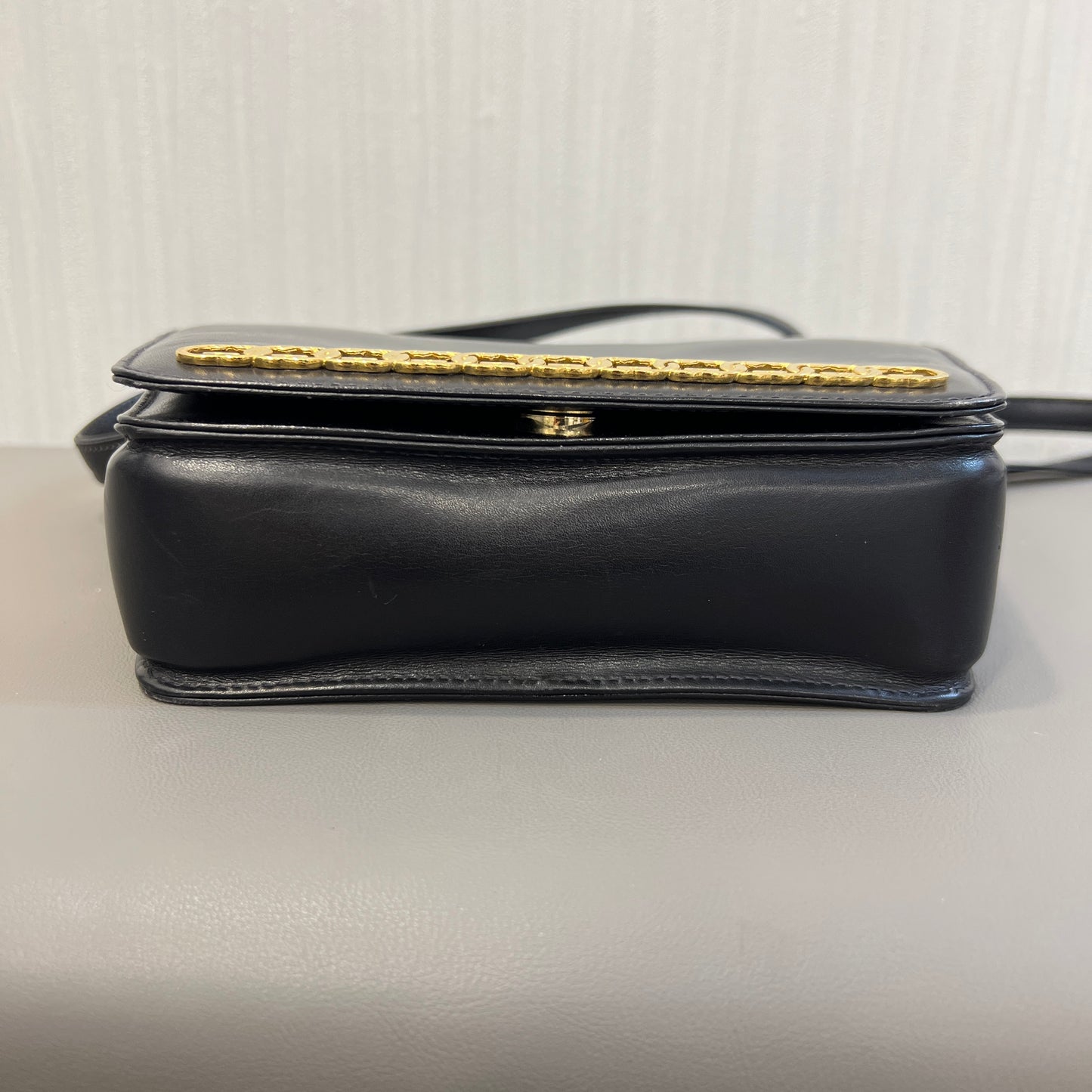 グッチ ブラック ゴールド トラペゾイド ボックス クロスボディバッグ 【中古】