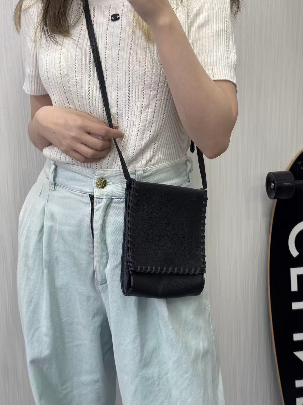 YSL ステッチディテール エンベロープバッグ【中古】