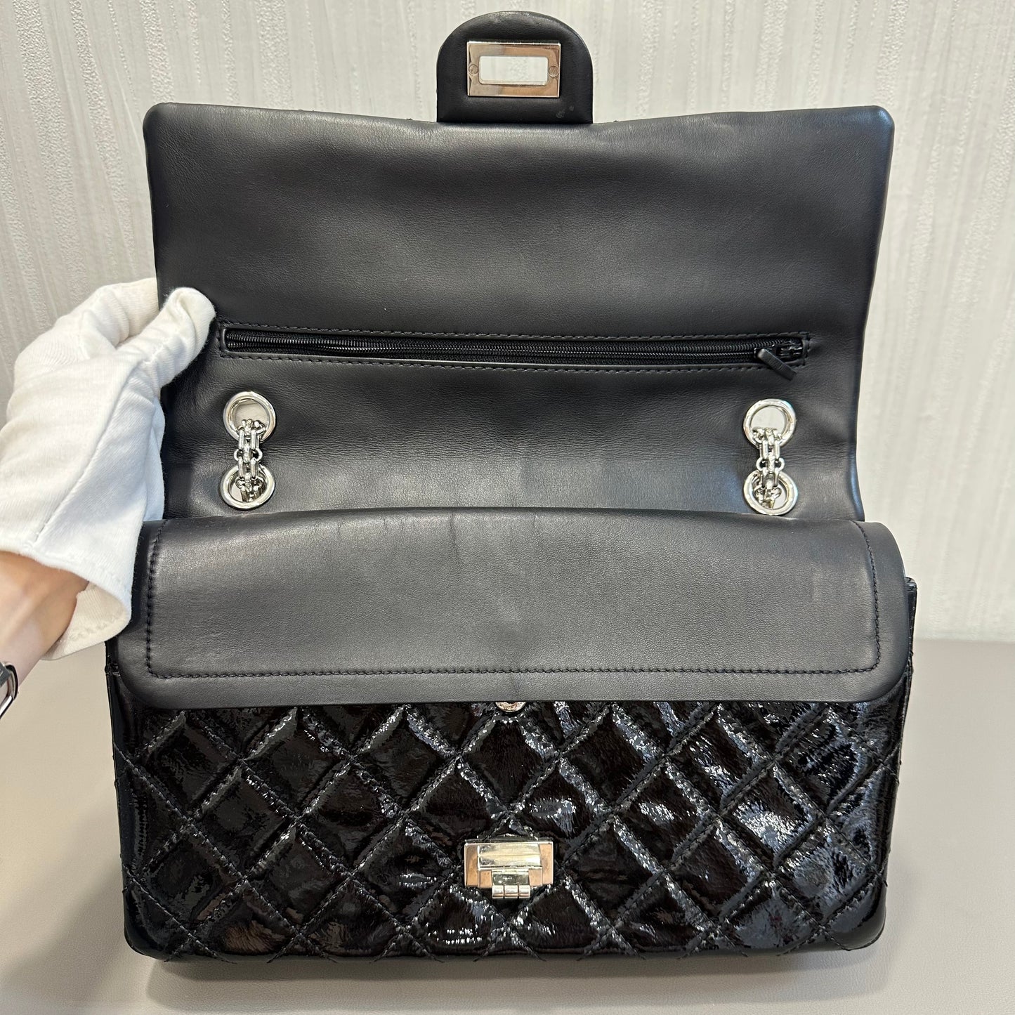 シャネル パテントレザー 2.55 シルバー チェーンバッグ【中古】