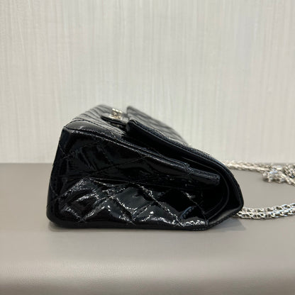 シャネル パテントレザー 2.55 シルバー チェーンバッグ【中古】
