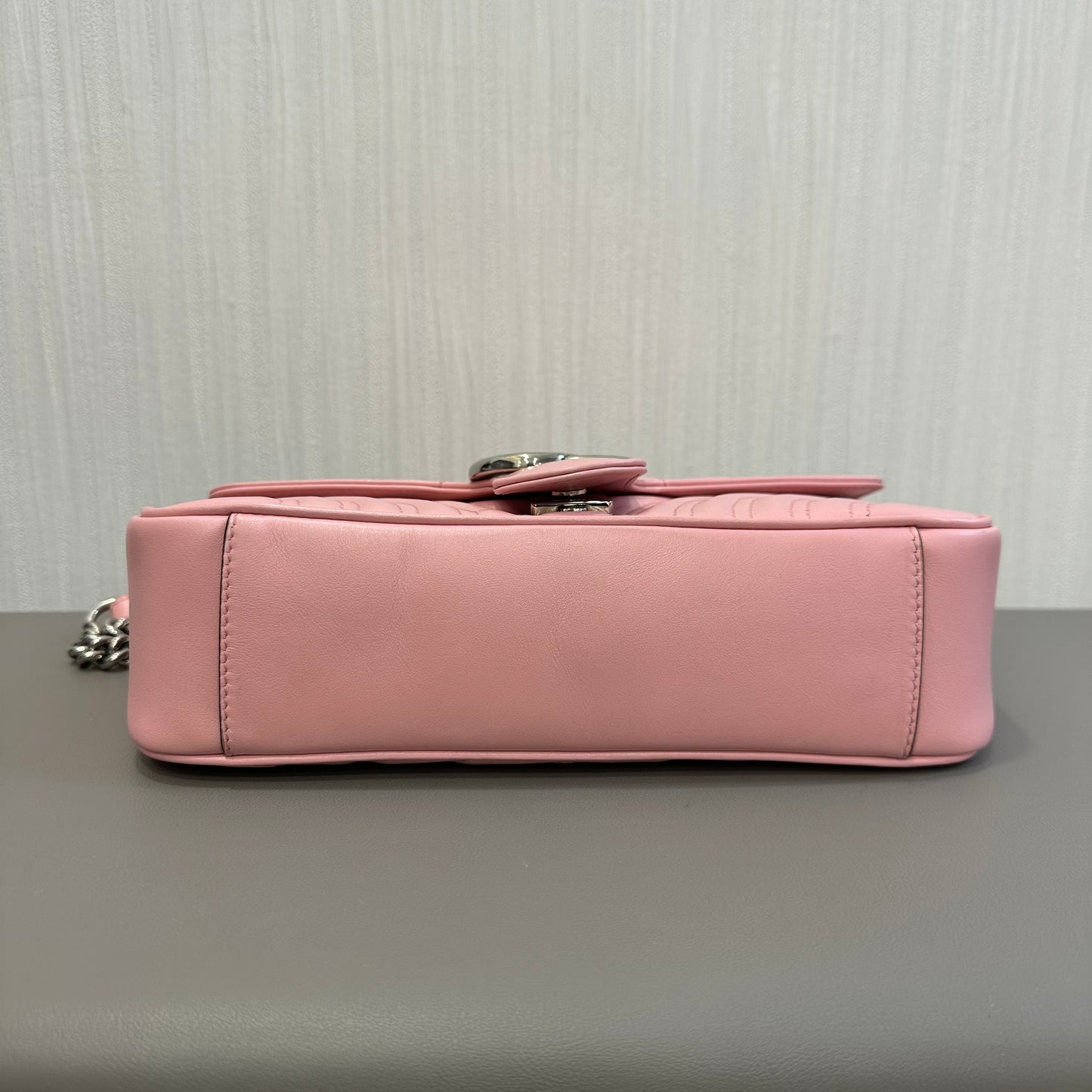 GUCCI 粉色银色 Marmont 25 单肩包 [二手]