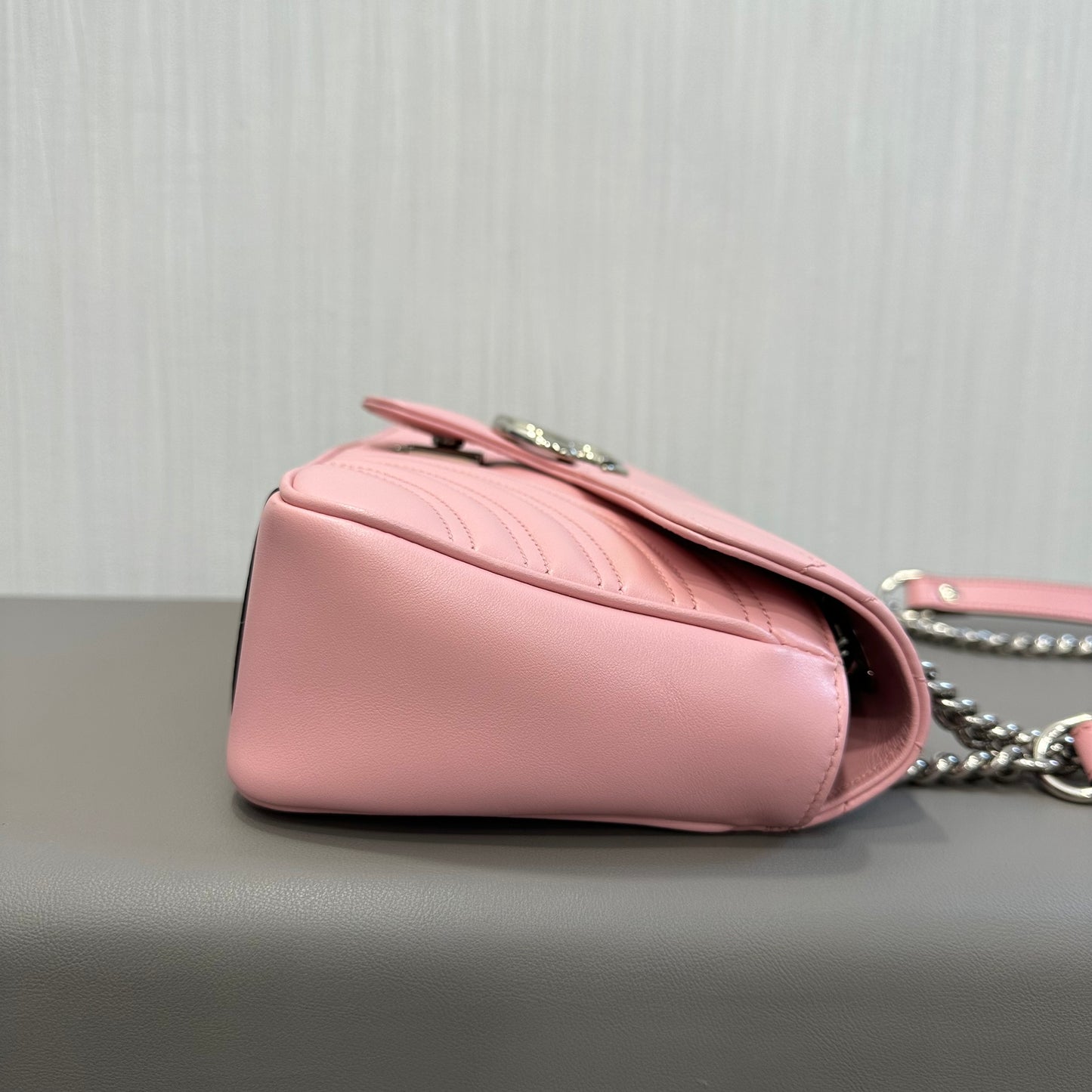 GUCCI 粉色银色 Marmont 25 单肩包 [二手]