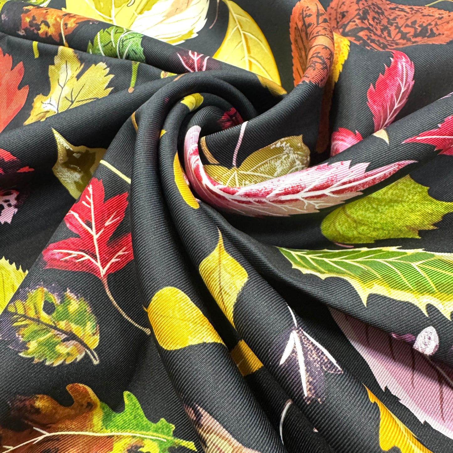 HERMÈS 90 "Whirling Leaves" Silk Scarf [Pre-Owned]