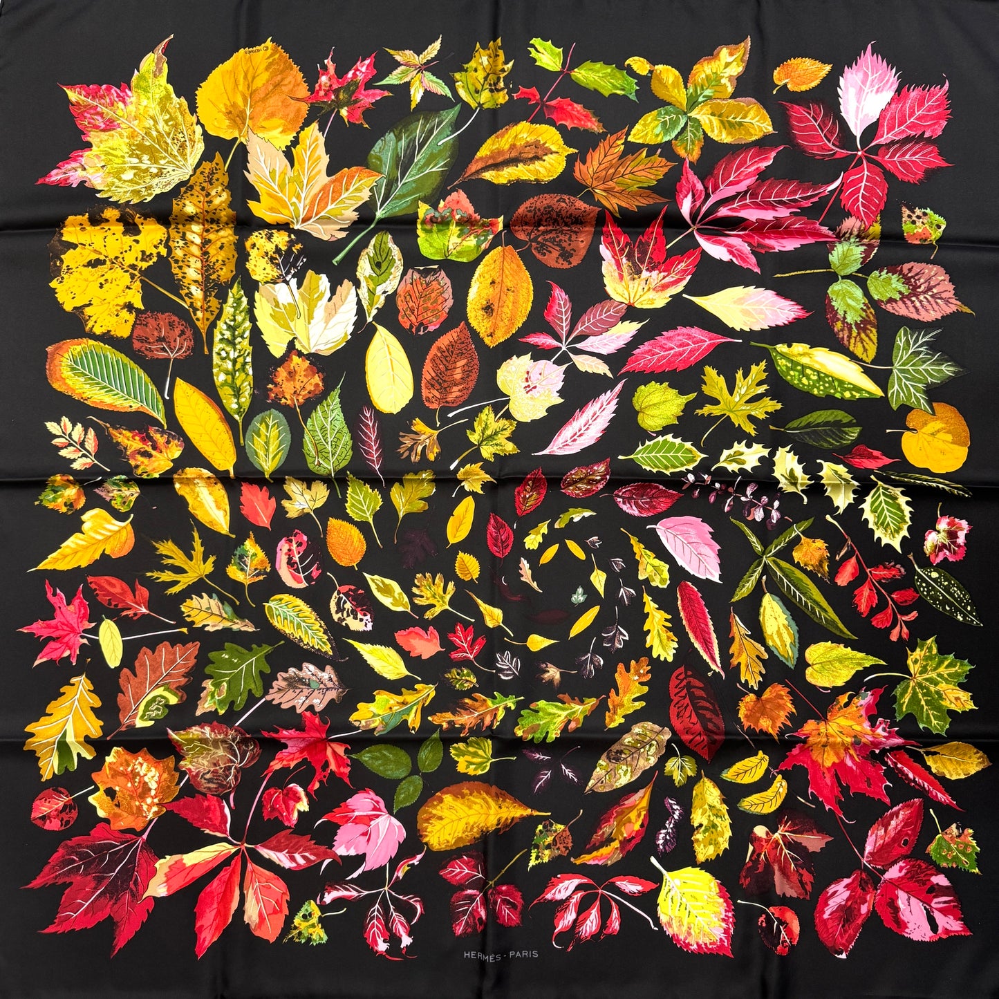 HERMÈS 90 "Whirling Leaves" Silk Scarf [Pre-Owned]