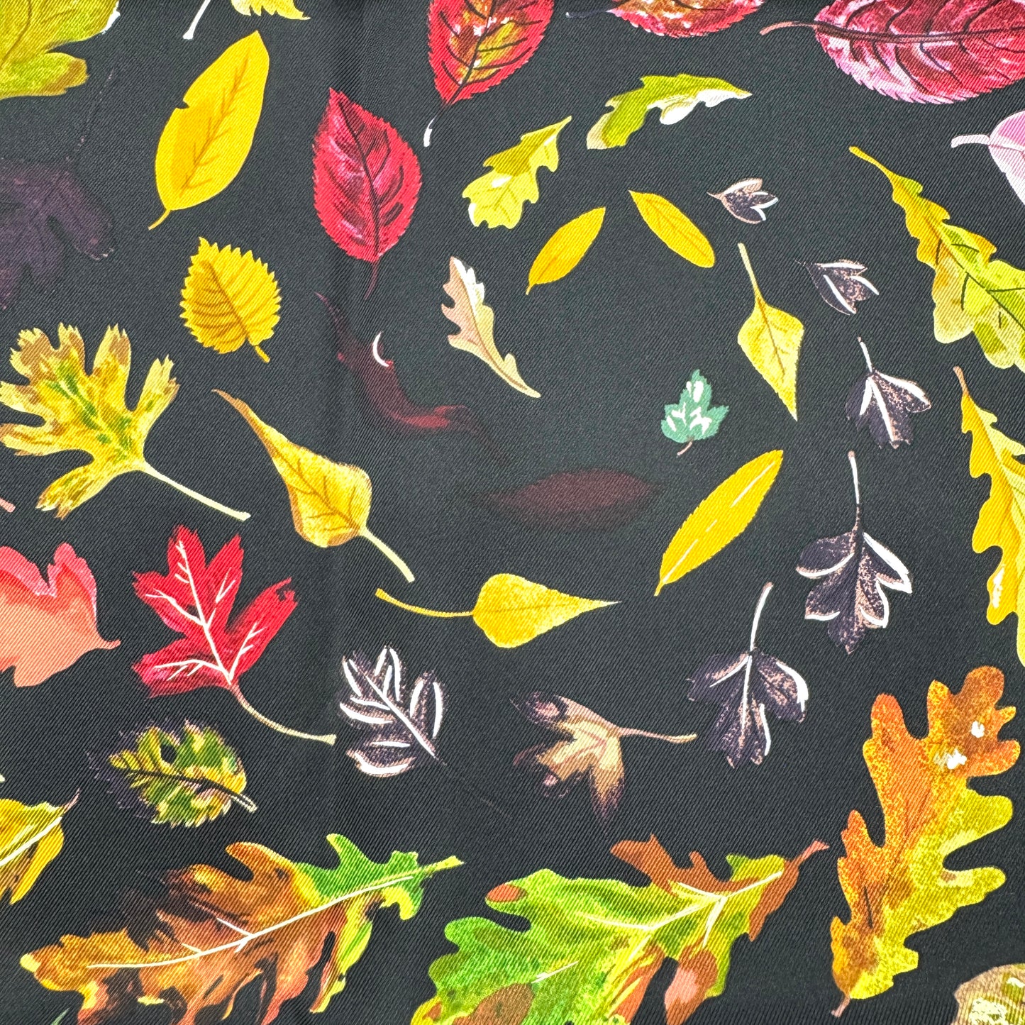 HERMÈS 90 "Whirling Leaves" Silk Scarf [Pre-Owned]