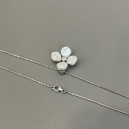 Pearl Flower Necklace [Pre-Owned]