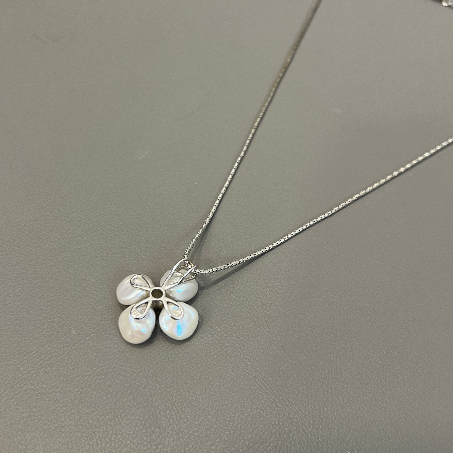 Pearl Flower Necklace [Pre-Owned]