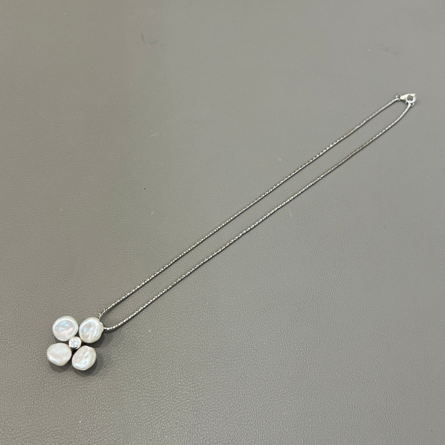 Pearl Flower Necklace [Pre-Owned]